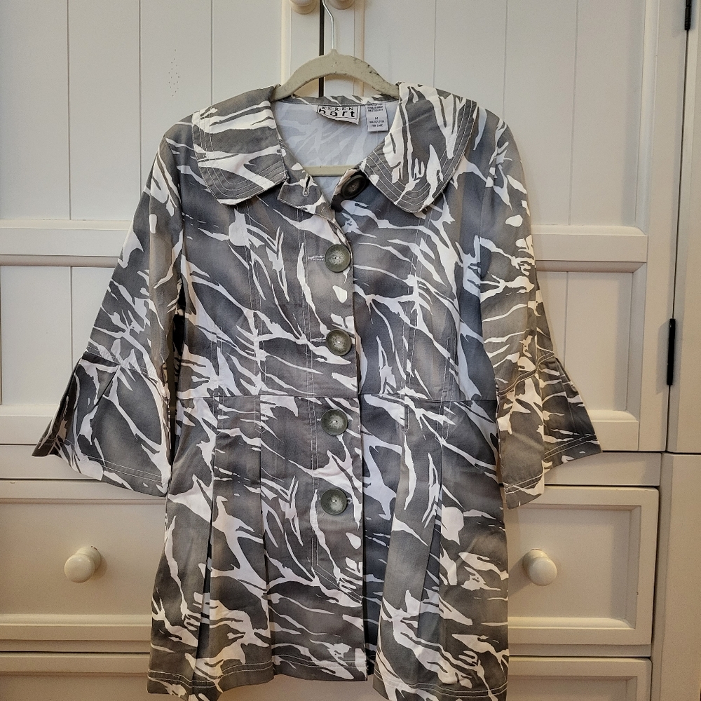 Karen Hart lightweight grey/white jacket, size M